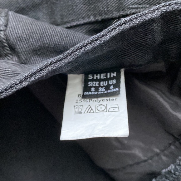 SHEIN - HIGH WAISTED BLACK JEANS - Picture 5 of 5